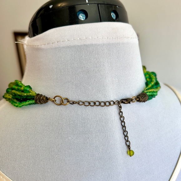 Vintage Multistrand Green Glass Beaded Necklace - Picture 4 of 4
